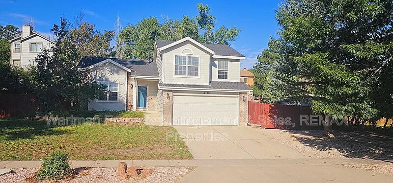 3 bed, 2.5 bath, 2092 sqft, $2,300 — Photo 2