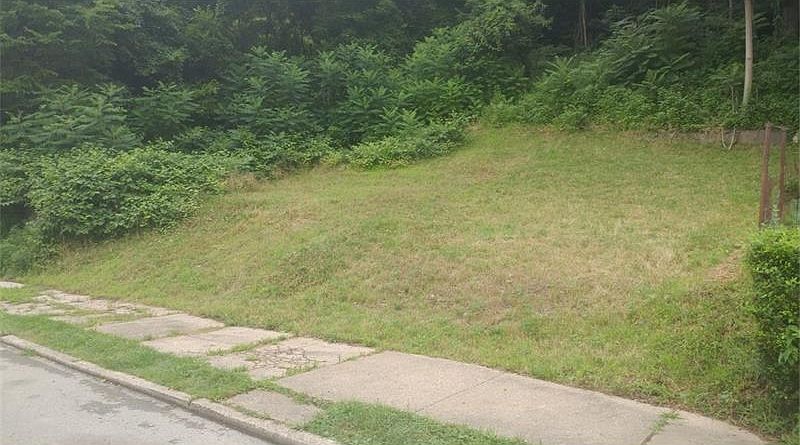 2nd image of 316 Kenney Ave