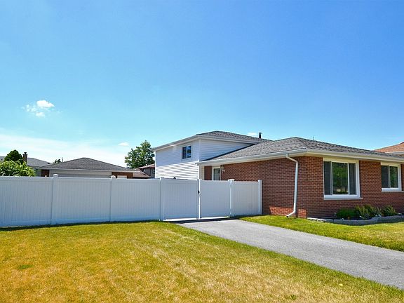 3rd image of 16432 84th Ave