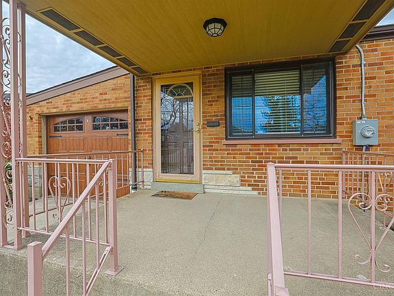 3rd image of 5725 Lauderdale Dr
