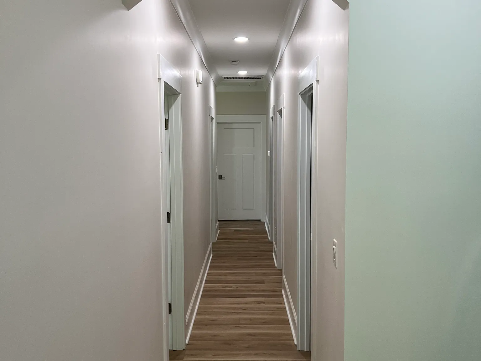 3 bed, 1220 sqft, $2,500 — Photo 2