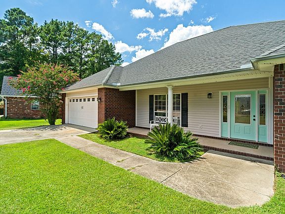 2nd image of 72 Wind Ridge Ln