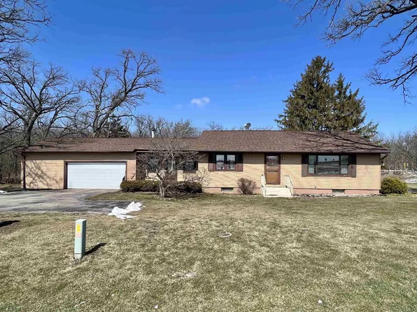 9023 East Hwy 67, Clinton, WI 53525