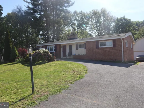 13559 Donnybrook Dr, Hagerstown, MD 21742