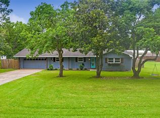 403 Dolphin Ln, Jones Creek, TX 77541