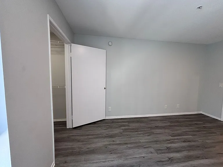 1223 Federal Ave — Photo 23