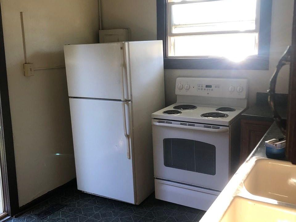 2nd image of 1453 Sherman Blvd #1