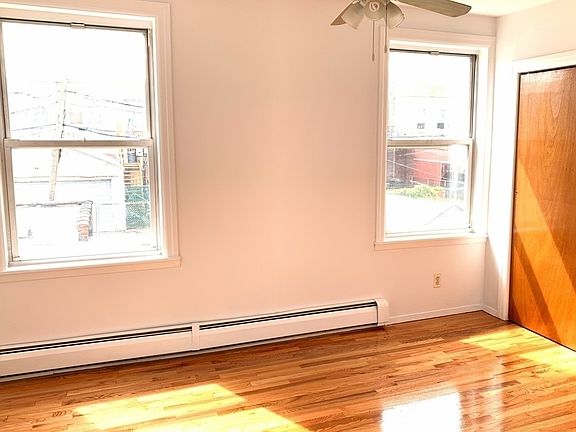 3rd image of 2331 33rd St #1