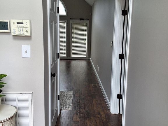 5th image of 3690 Hirst Cir