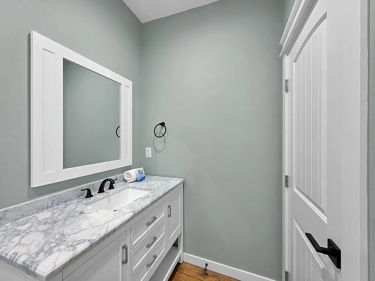 1032 Sunset Cir W — Photo 36