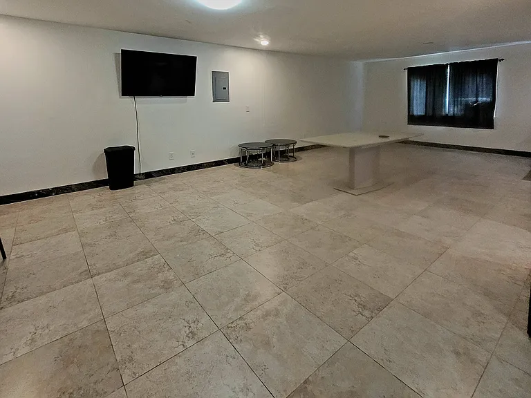 1555 Pahulu St E — Photo 6