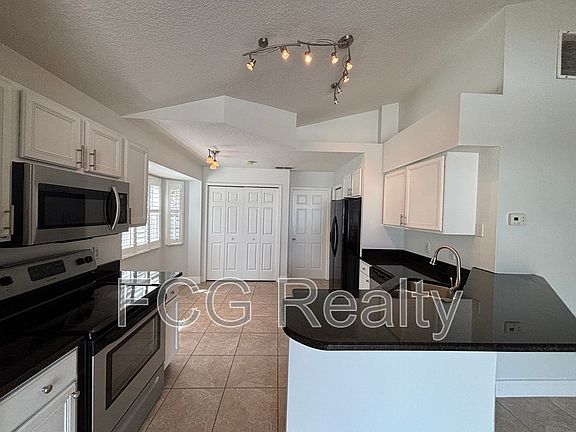 3rd image of 130 Cedarpark Ln