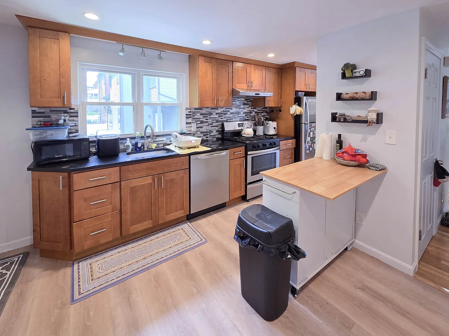 2 bed, 1200 sqft, $3,200 — Photo 3