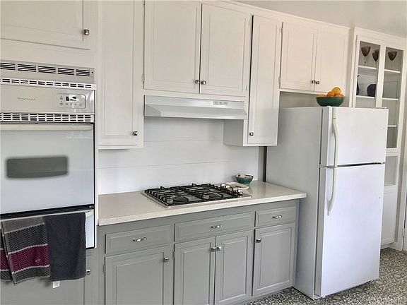 5th image of 10415-10417 Eldora Ave