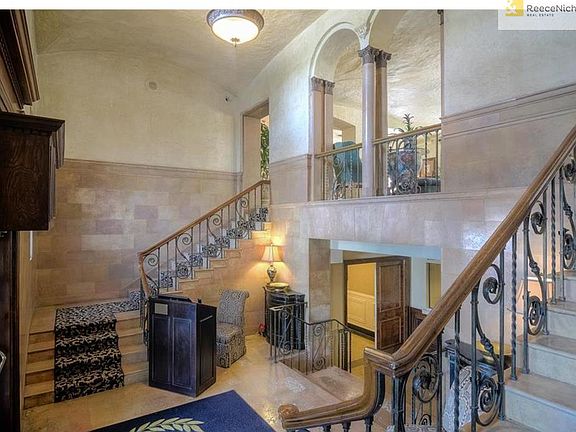 4th image of 229 Ward Pkwy APT 804B