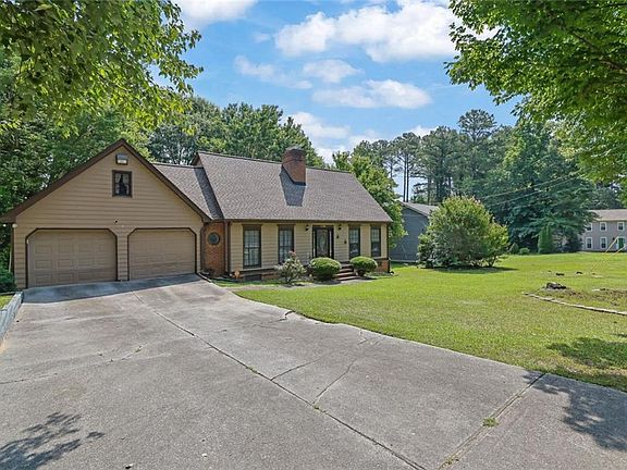 2nd image of 2683 Ashworth Cir SW