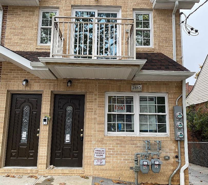 1st image of 2445 Young Ave #1