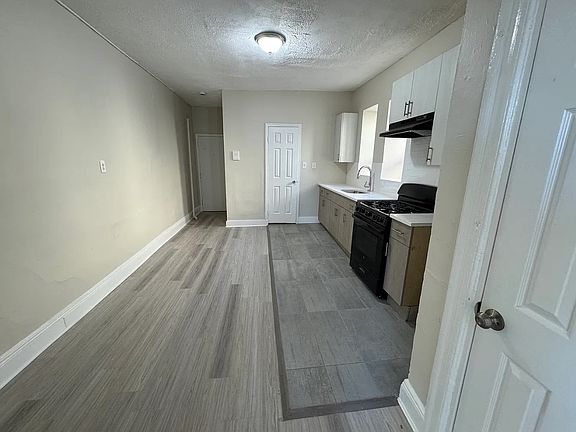 2nd image of 672 Grand St #Cpm4a