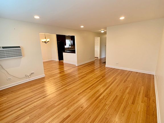 3rd image of 660 Beau Ct #3