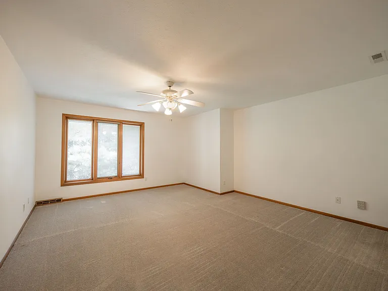 5751 Som Center Rd — Photo 18