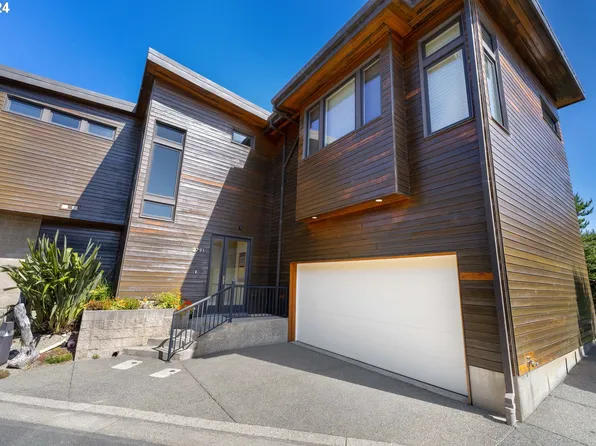 2791 Colony Cir, Bandon, OR 97411