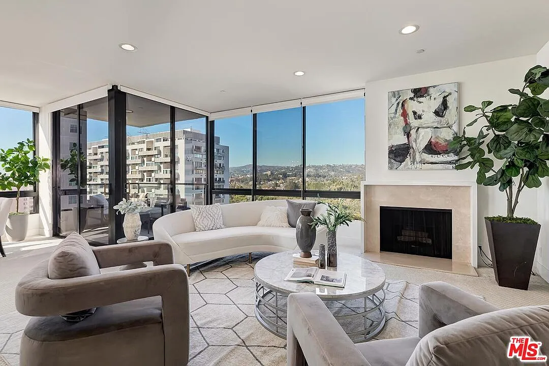 2 bed, 3.0 bath, 1834 sqft, $9,000 — Photo 2