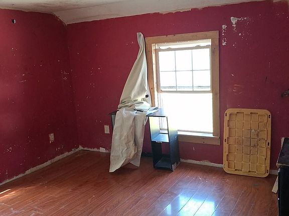 2nd image of 634 Gasconade Ave