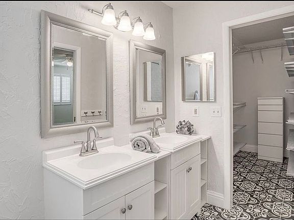 2nd image of 16 Seascape Cir