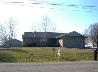 8938 Winery Rd, Wadesville, IN 47638