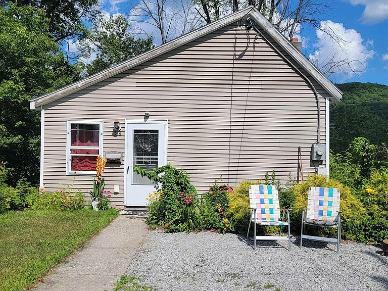 58 Beech St — Photo 1