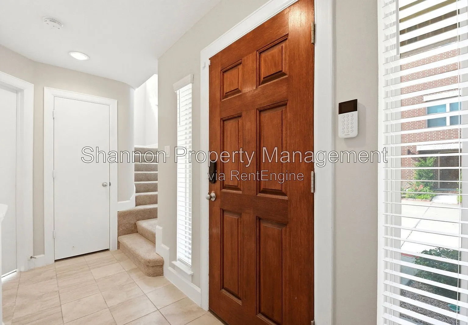 3 bed, 2.5 bath, 2089 sqft, $1,995 — Photo 4