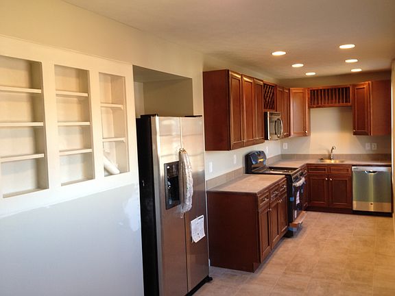 Kitchen w/ Stainless