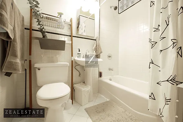 Rented by ZealEstate Group Inc | media 31