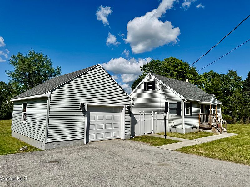 4th image of 18 3rd Avenue