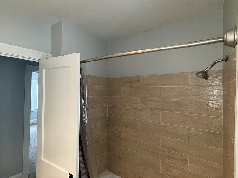 1333 Gladys Ave #UP — Photo 15