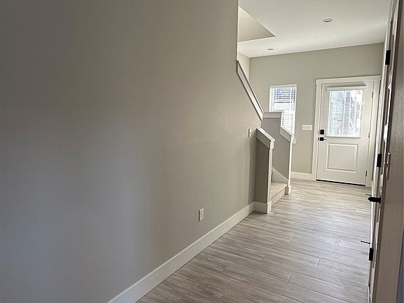 4th image of 426 Lupine Lane SW