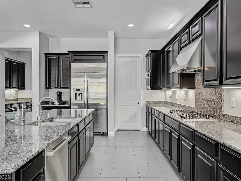 11 Grand Masters Dr — Photo 30