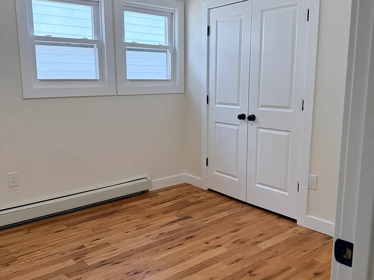 207-209 Hansbury Ave #1 — Photo 10