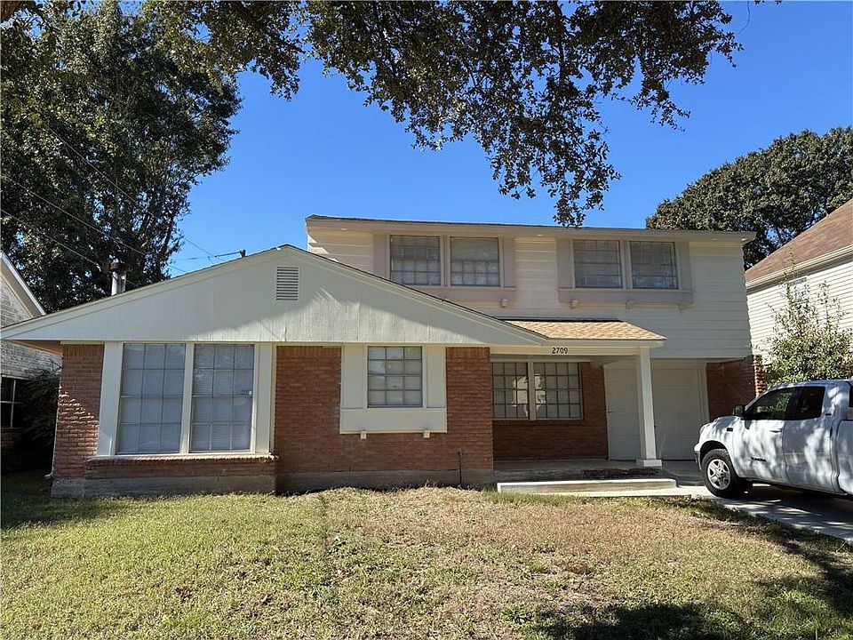 1st image of 2709 Comet St