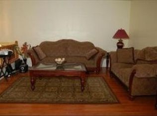 1890 Pierce Rd, Hoffman Estates, IL 60169