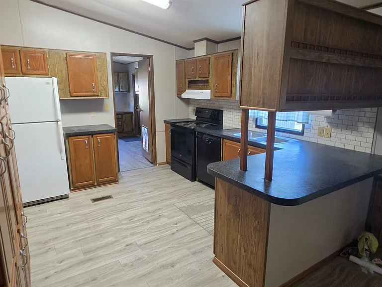 638 Hoosier Ln — Photo 1
