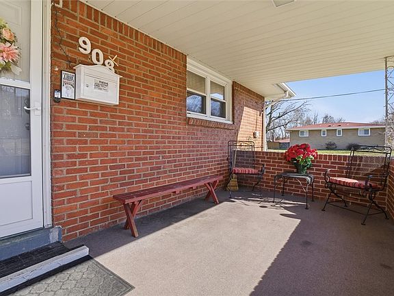 3rd image of 908 15th St