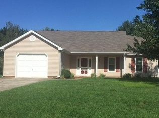 557 Covington Ridge Rd, Winston Salem, NC 27107