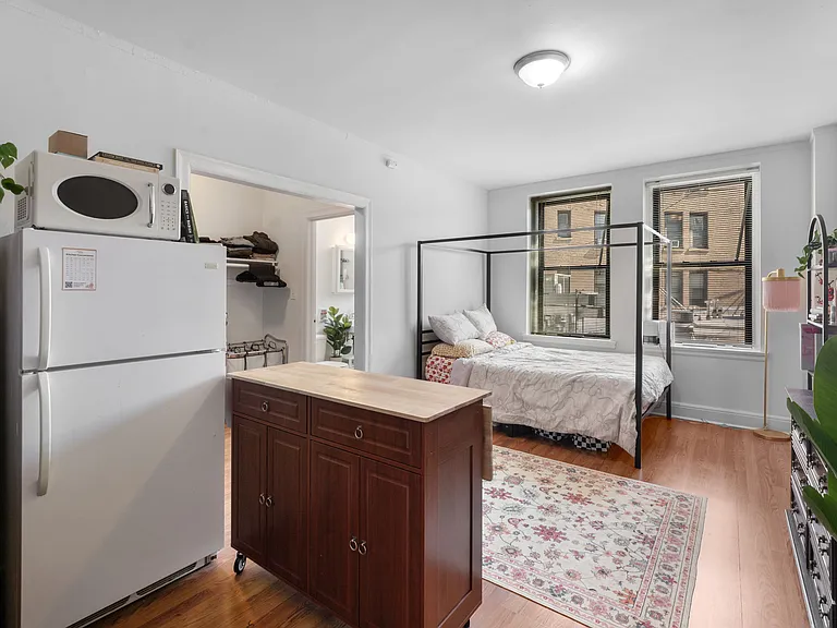 3335 W Diversey Ave #120 — Photo 2