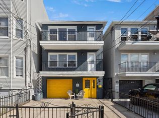 16 Poplar St, Jersey City, NJ 07307