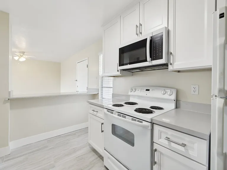 1406 Henry Street — Photo 21
