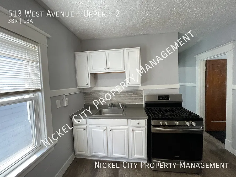 513 West Ave Upper - 3 Bedroom Available! — Photo 4