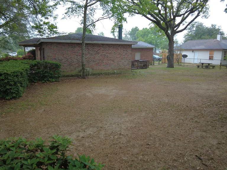 1230 E Leonard St — Photo 9