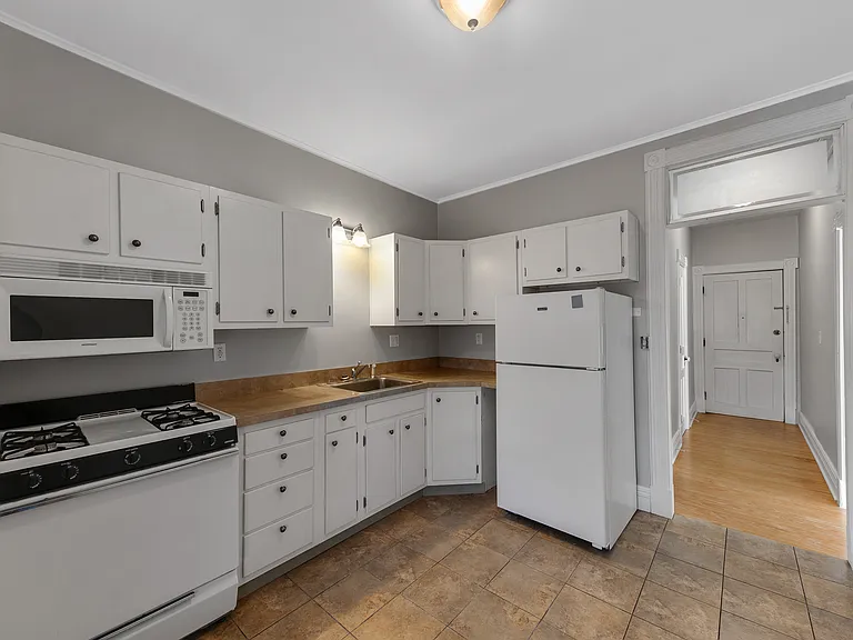 25 Bath St #4 — Photo 8