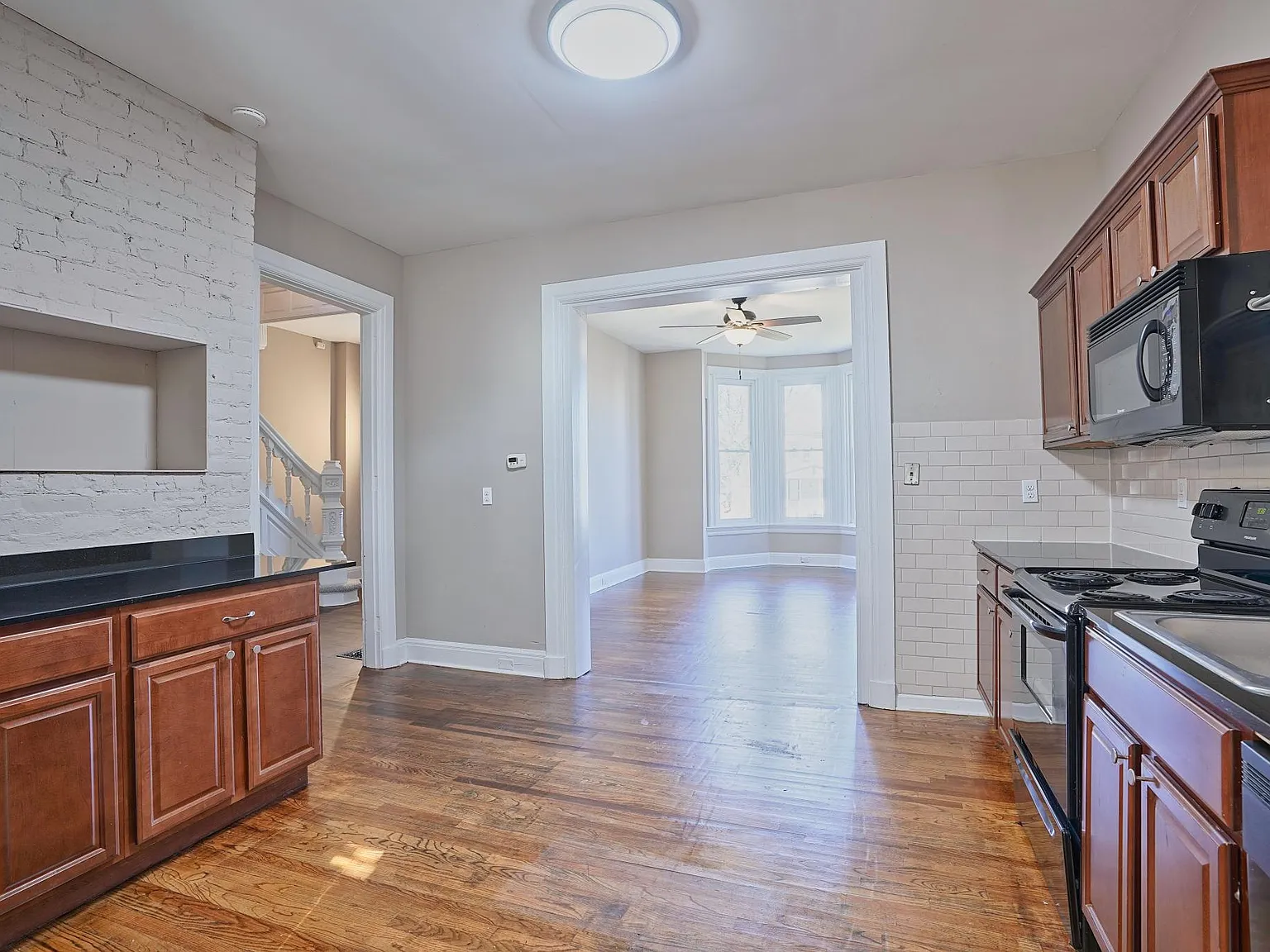 1907 Mentor Ave — Photo 4
